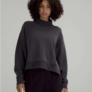 Lululemon Softstreme Turtleneck Pullover Women's Size 8 High Slits